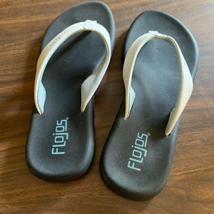 Flojos flip flops size 7